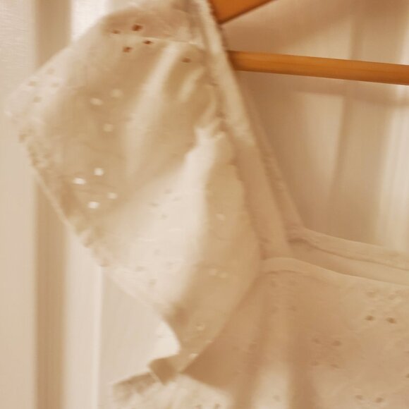 Les Amis Eyelet Knit Sleeveless Top in Ivory Size M (6-8)  color: Ivory - Picture 4 of 7